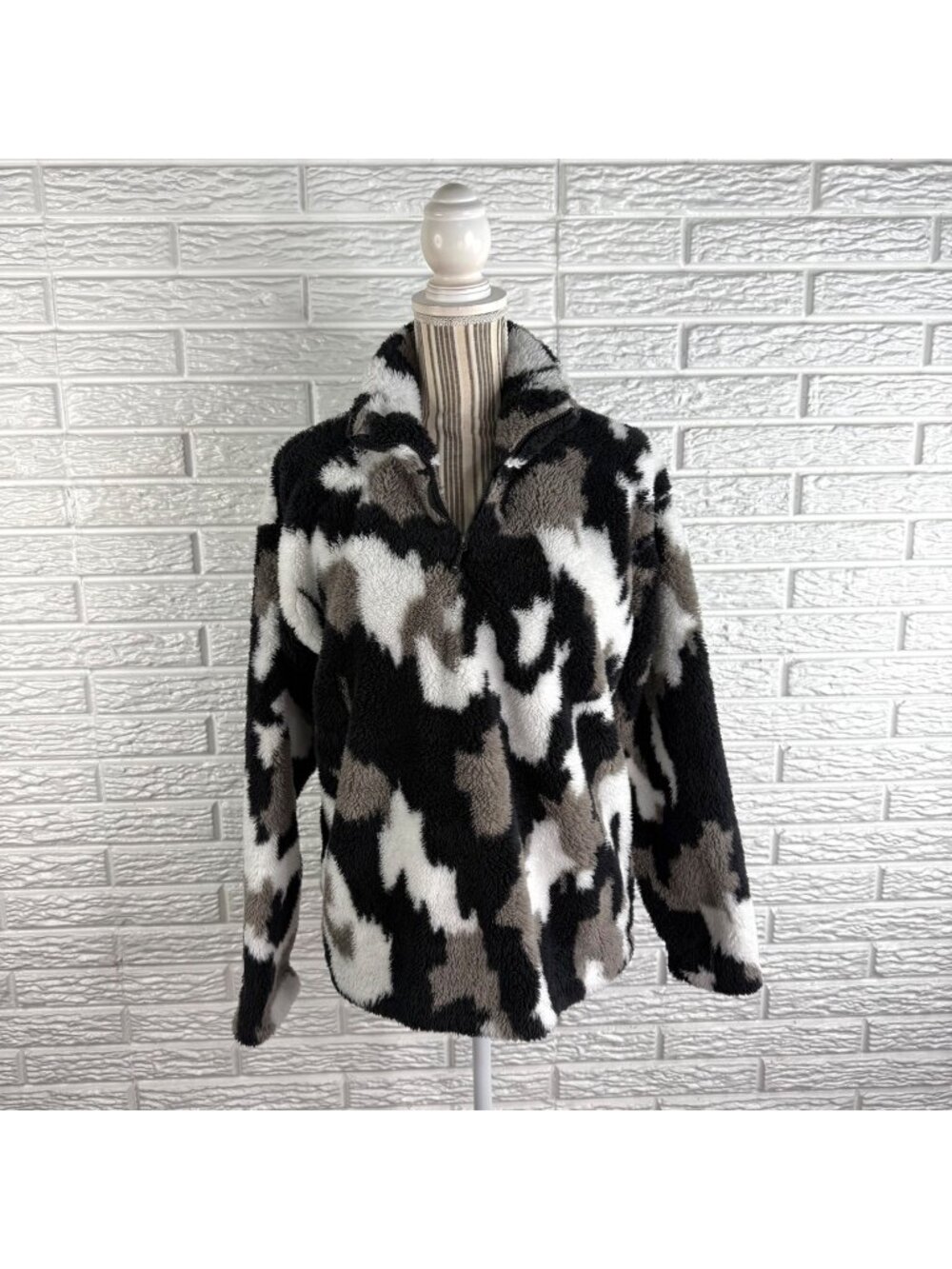 Eddie Bauer Plush Quest Camouflage Quarter Zip Fleece Sherpa Sweatshirt Medium